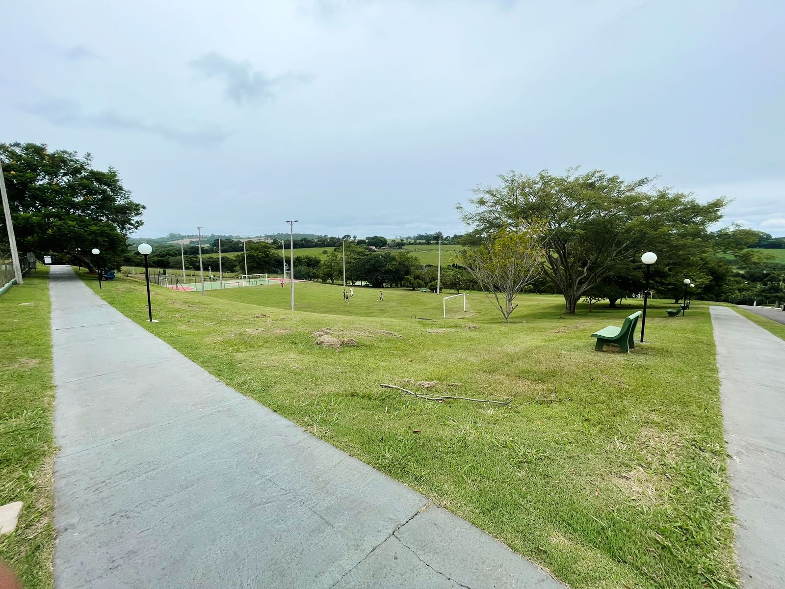 Casa Térrea Mobiliada com 4 Suítes e Piscina no Condomínio Portal dos Lagos, Boituva