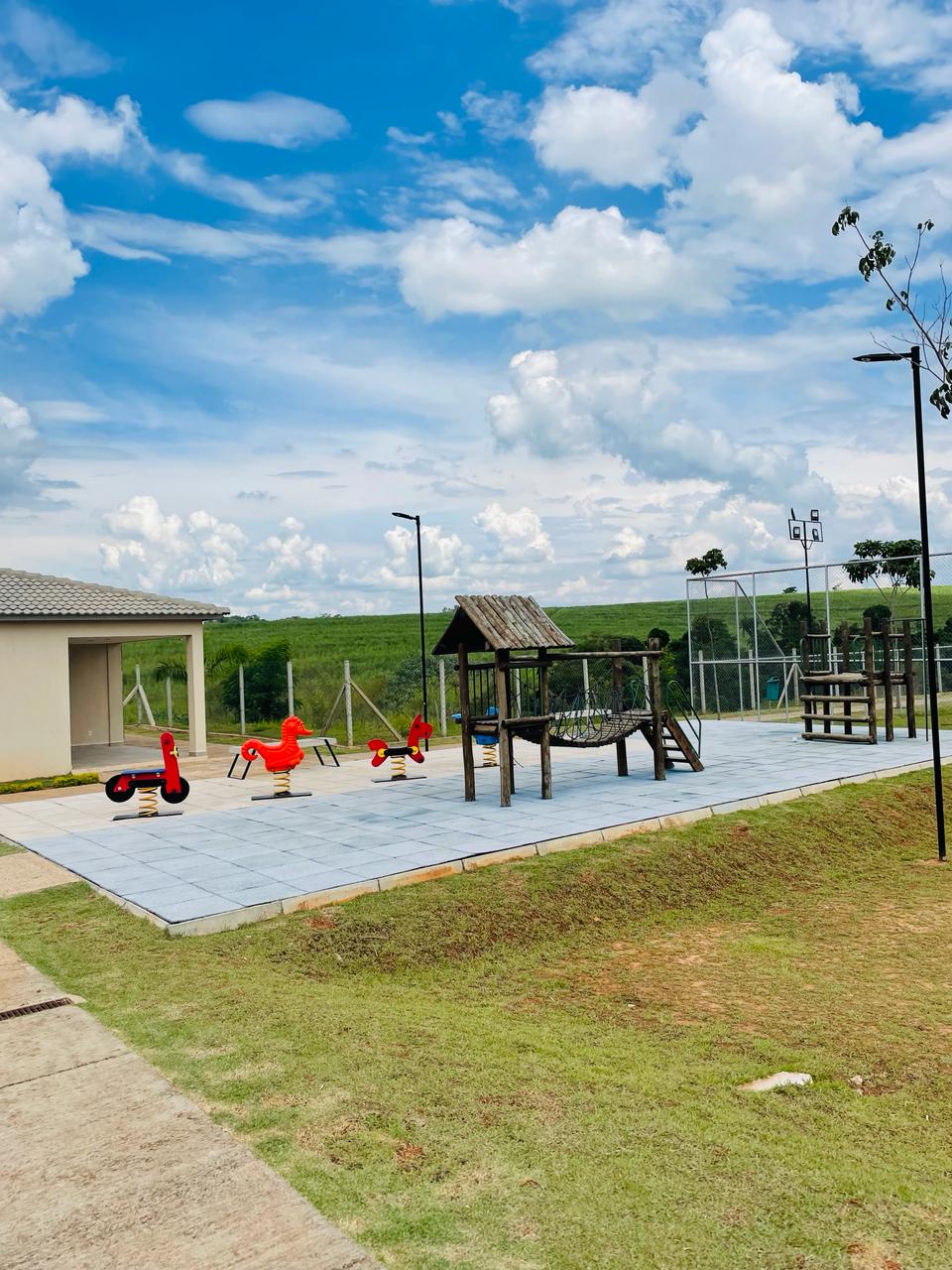 Casa com 2 dormitórios à venda, 85m² por R$ 290.000 - Village Golden - Boituva/SP