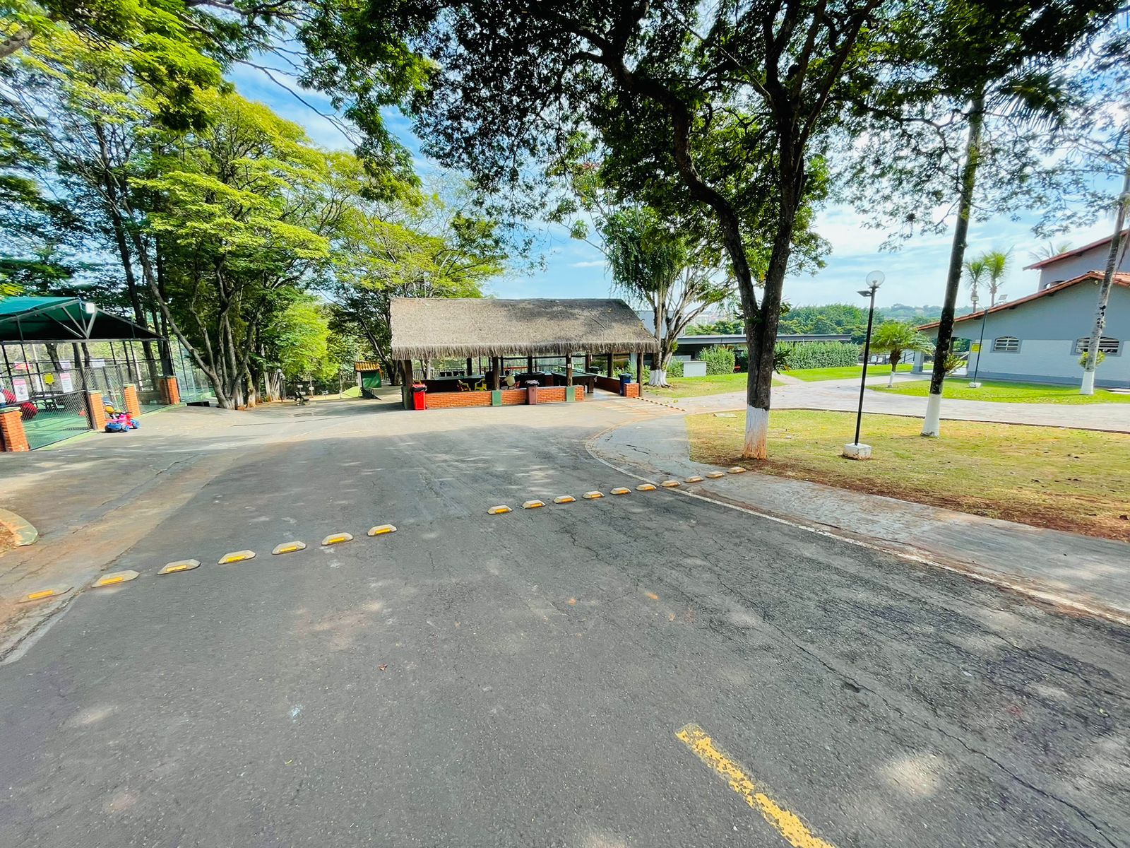 Sobrado á Venda no Condomínio Portal dos Pássaros, Boituva - SP