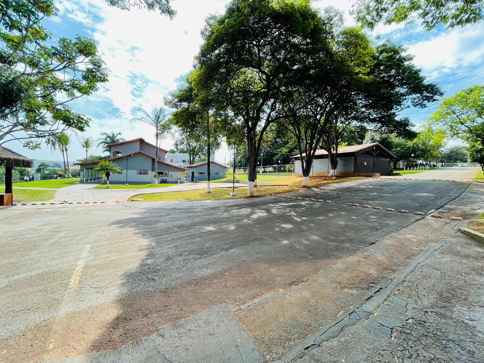 Sobrado á Venda no Condomínio Portal dos Pássaros, Boituva - SP