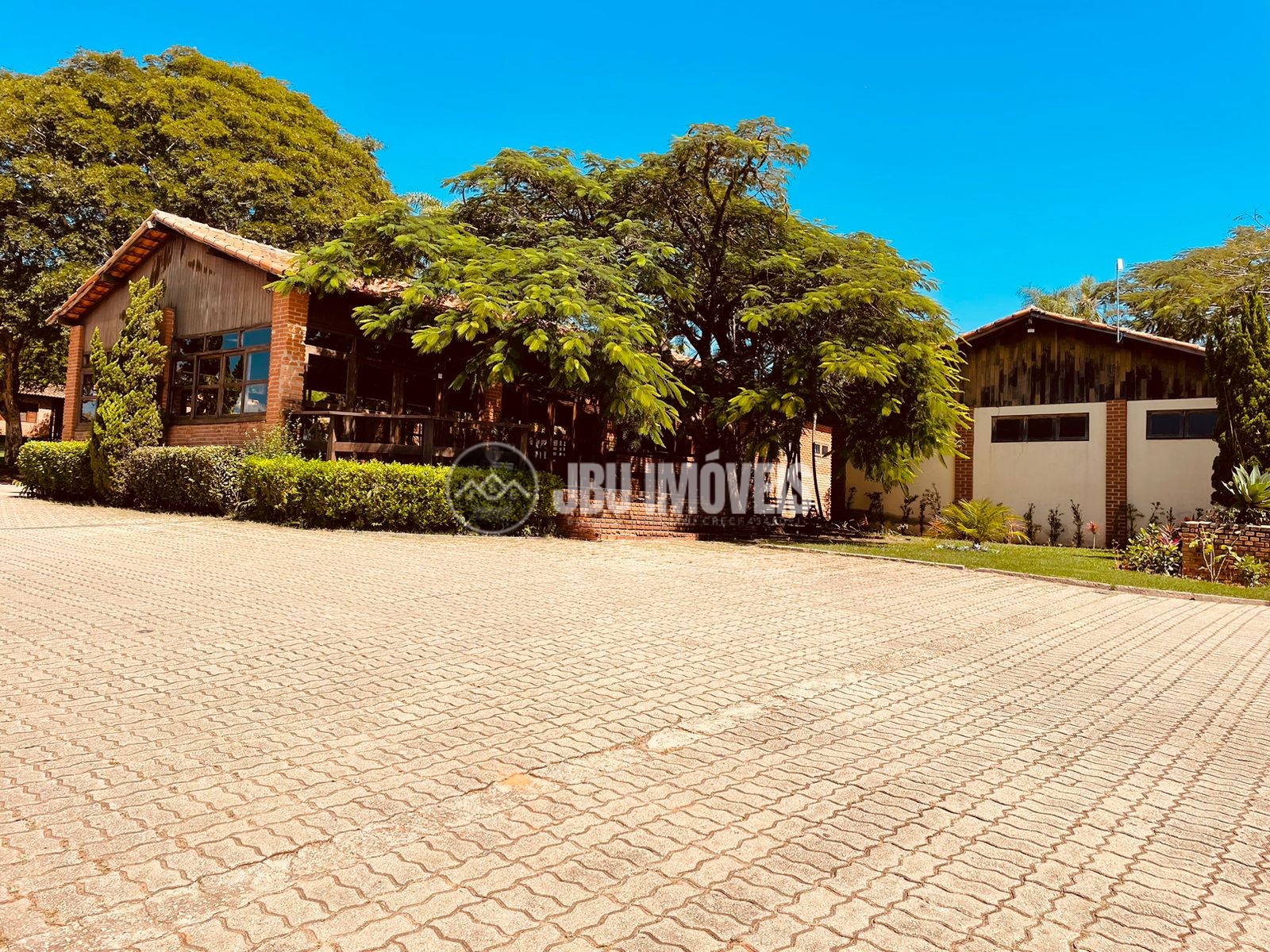 Casa de Alto Padrão c/ 03 dormitórios, sendo 01 suíte - Condomínio Solaris, Boituva/SP