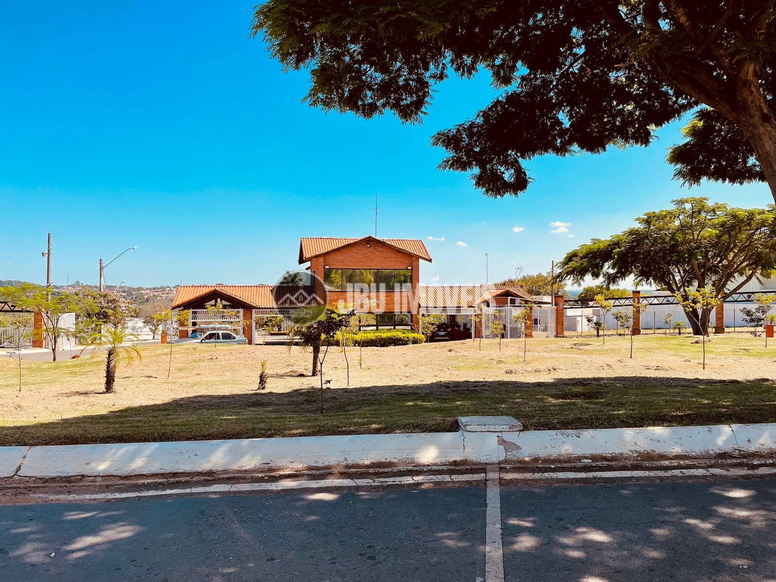 Casa de Alto Padrão c/ 03 dormitórios, sendo 01 suíte - Condomínio Solaris, Boituva/SP