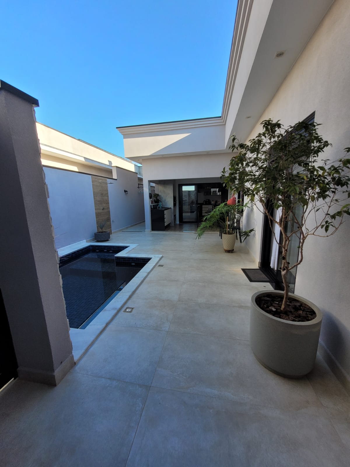 Casa Neoclássica de Luxo no Condomínio Tropicália Garden - Boituva