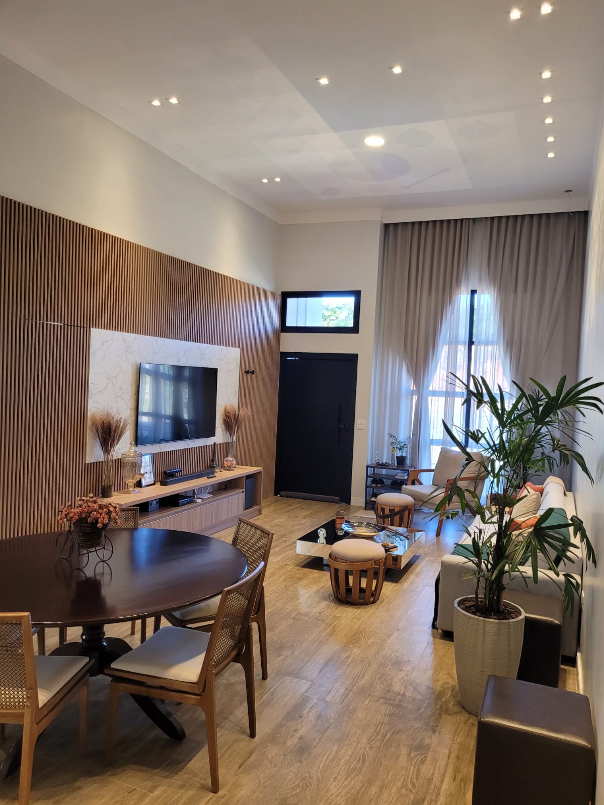 Casa Neoclássica de Luxo no Condomínio Tropicália Garden - Boituva