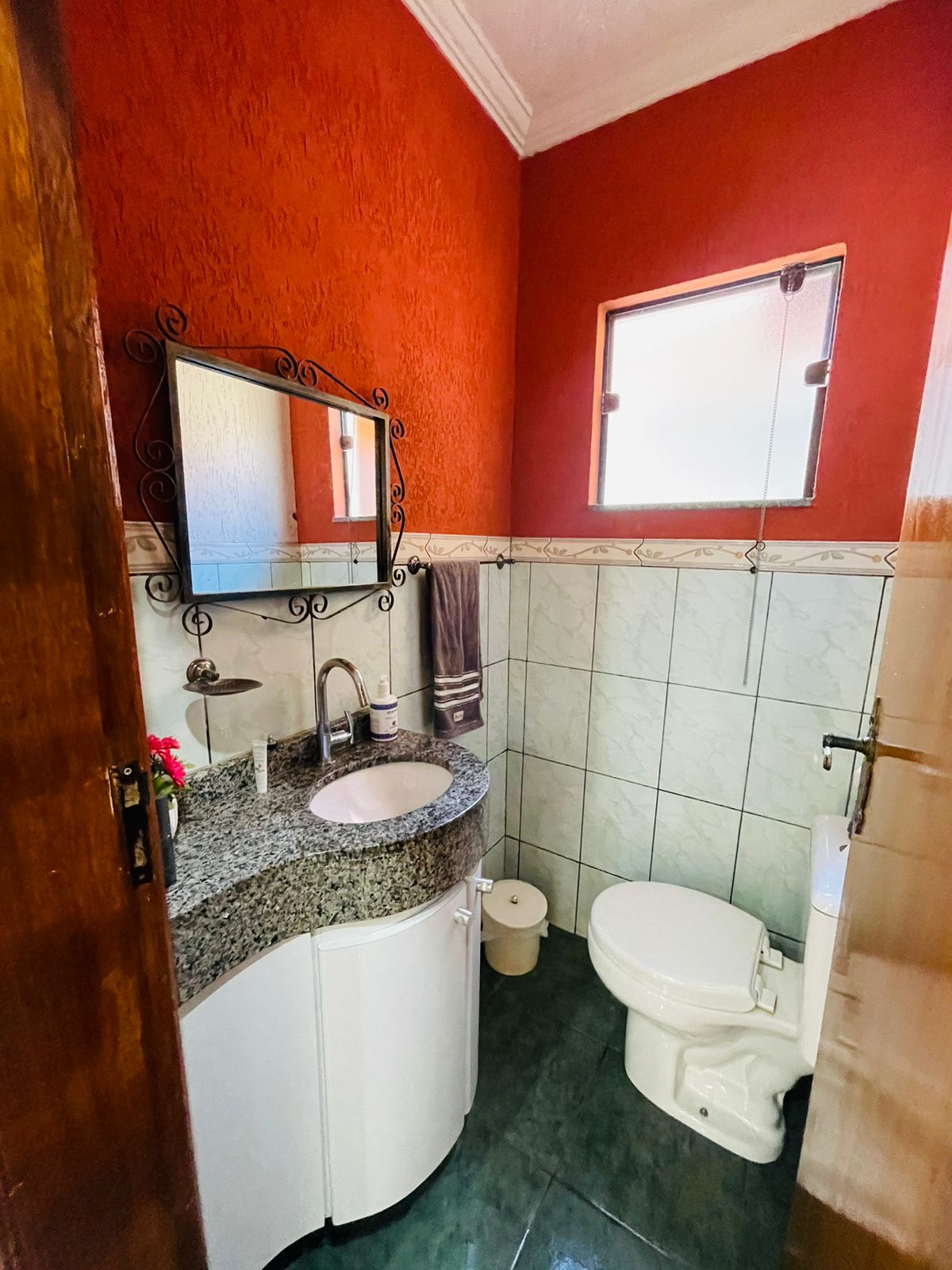 Sobrado á venda c/ 03 dormitórios, Bairro De Lorenzzi - Boituva/SP