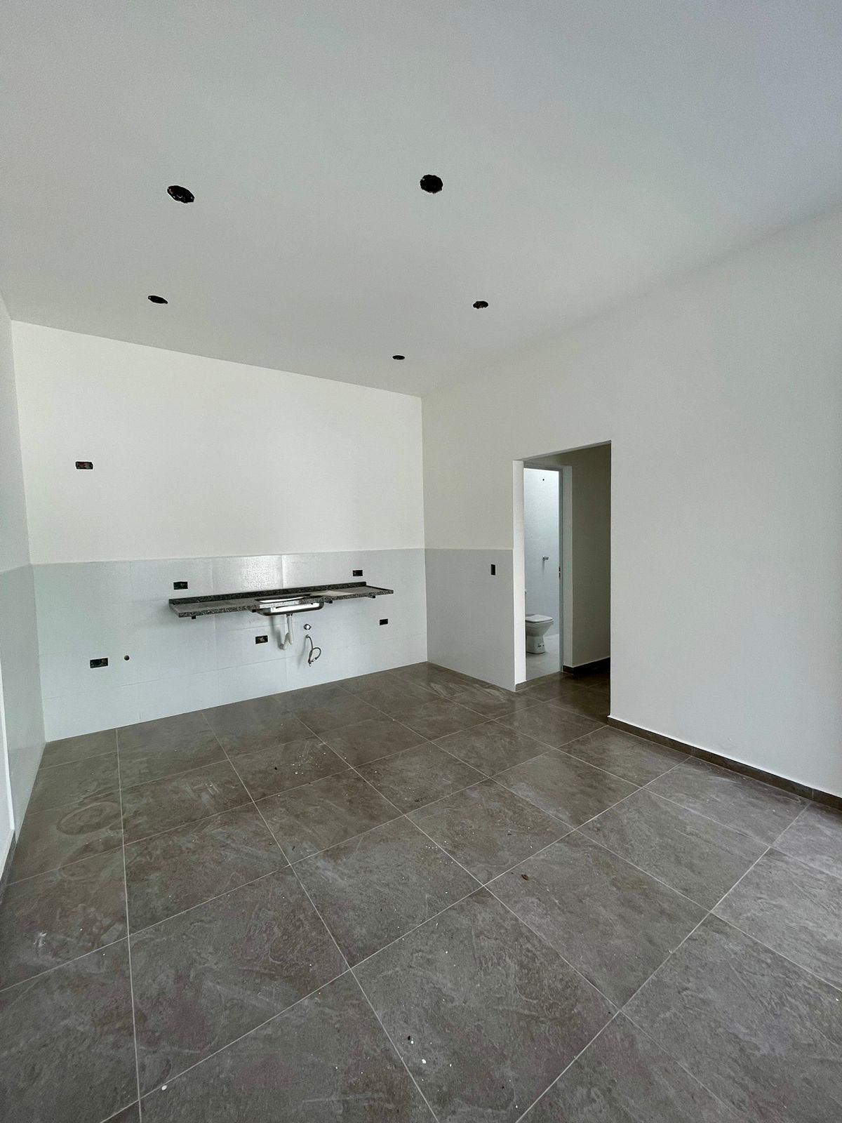 Casa á venda c/ edícula c/04 dormitórios, Bairro Portal Ville Jardins - Boituva
