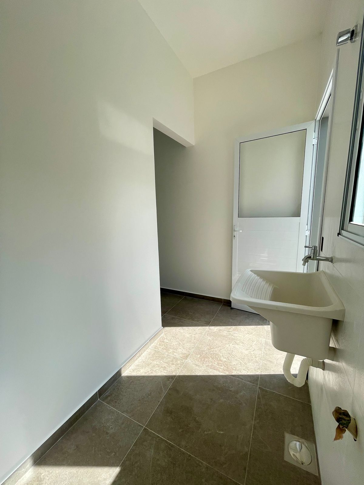 Casa á venda c/ edícula c/04 dormitórios, Bairro Portal Ville Jardins - Boituva