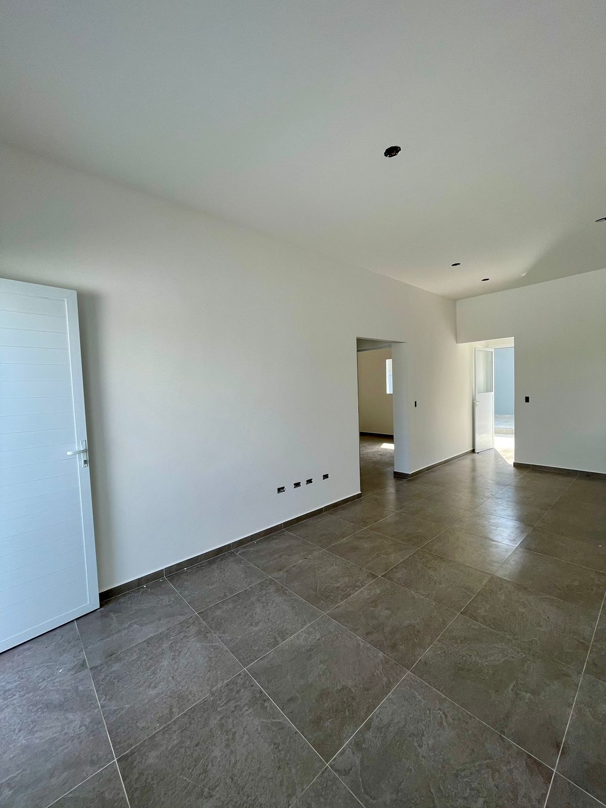 Casa á venda c/ edícula c/04 dormitórios, Bairro Portal Ville Jardins - Boituva