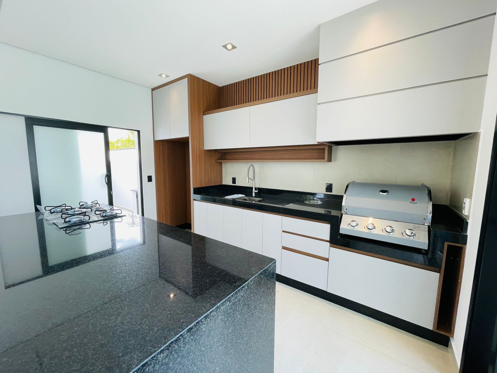 Casa com 3 Suítes à Venda, 335m² por R$ 2.400.000,00 - Condomínio Portal das Estrelas - Boituva/SP