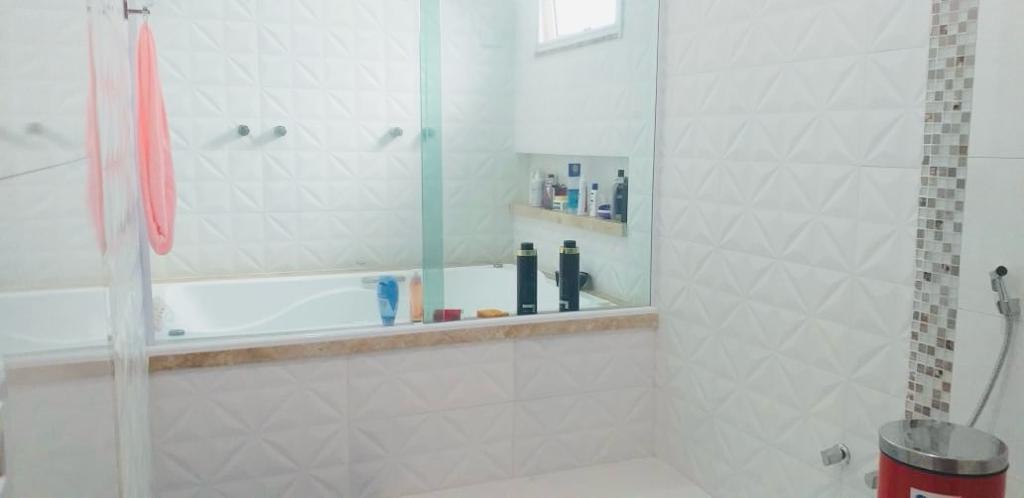 Casa á venda c/ 03 dormitórios, sendo 02 suítes - Condomínio Portal das Estrelas, Boituva/Sp