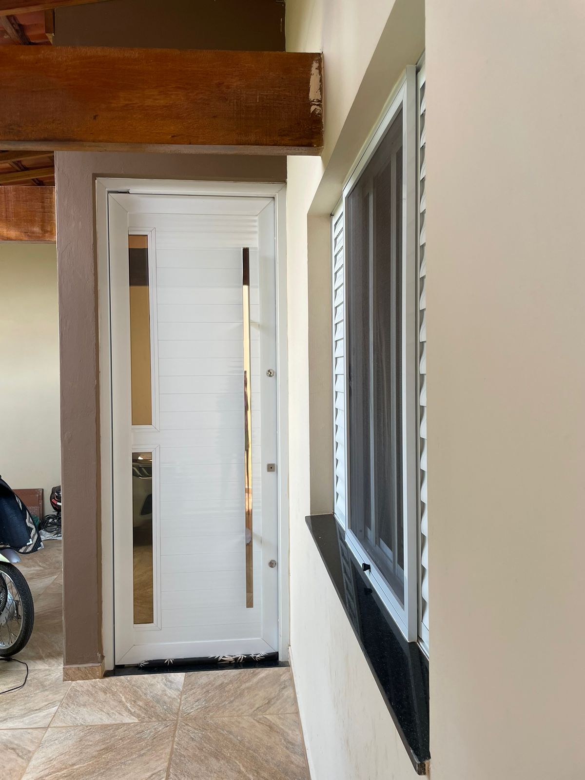 Casa á venda c/ 03 dormitórios, sendo 02 suítes - Bairro Vila dos Ipês, Boituva