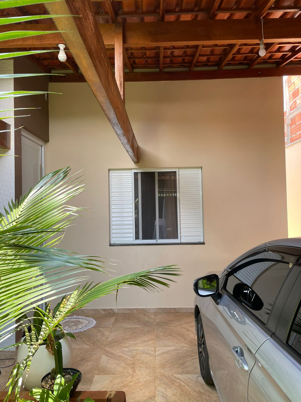 Casa á venda c/ 03 dormitórios, sendo 02 suítes - Bairro Vila dos Ipês, Boituva