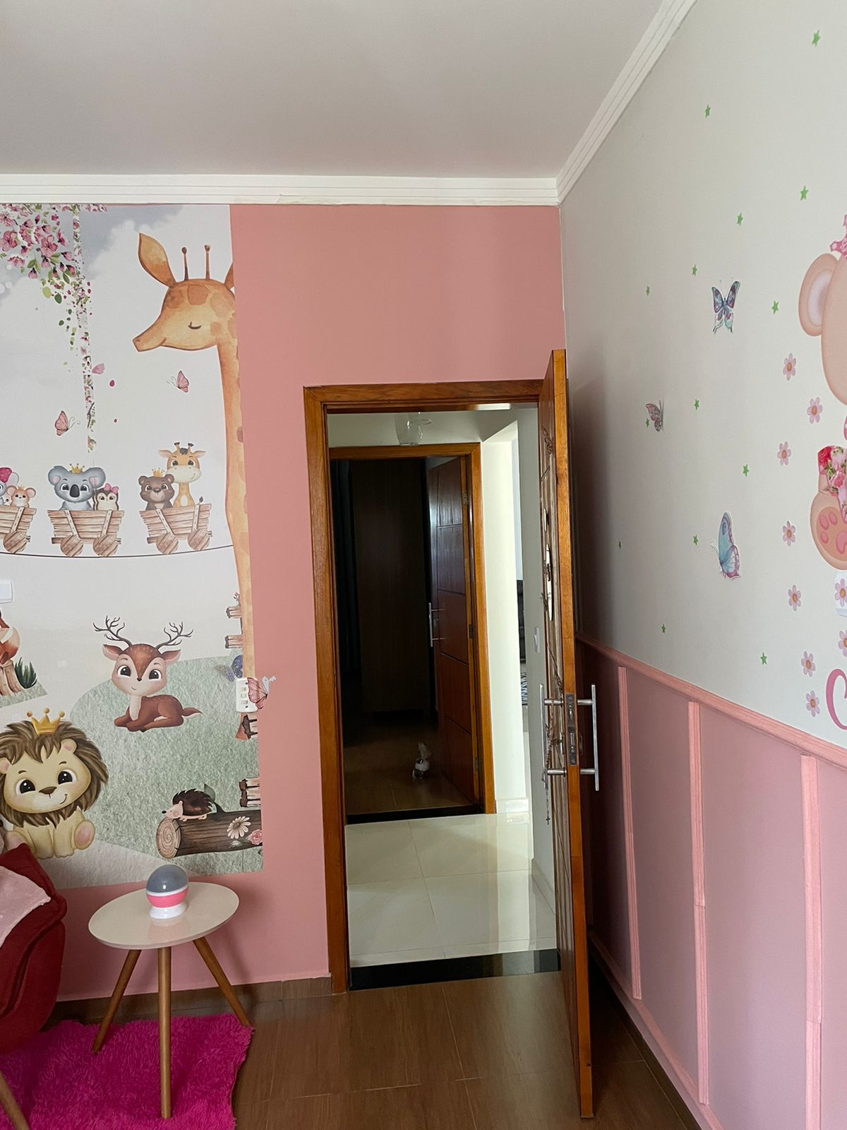 Casa á venda c/ 03 dormitórios, sendo 02 suítes - Bairro Vila dos Ipês, Boituva