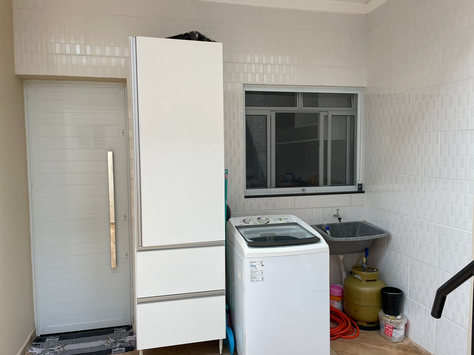 Casa á venda c/ 03 dormitórios, sendo 02 suítes - Bairro Vila dos Ipês, Boituva