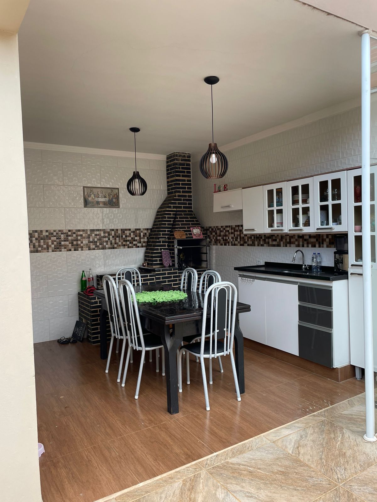 Casa á venda c/ 03 dormitórios, sendo 02 suítes - Bairro Vila dos Ipês, Boituva