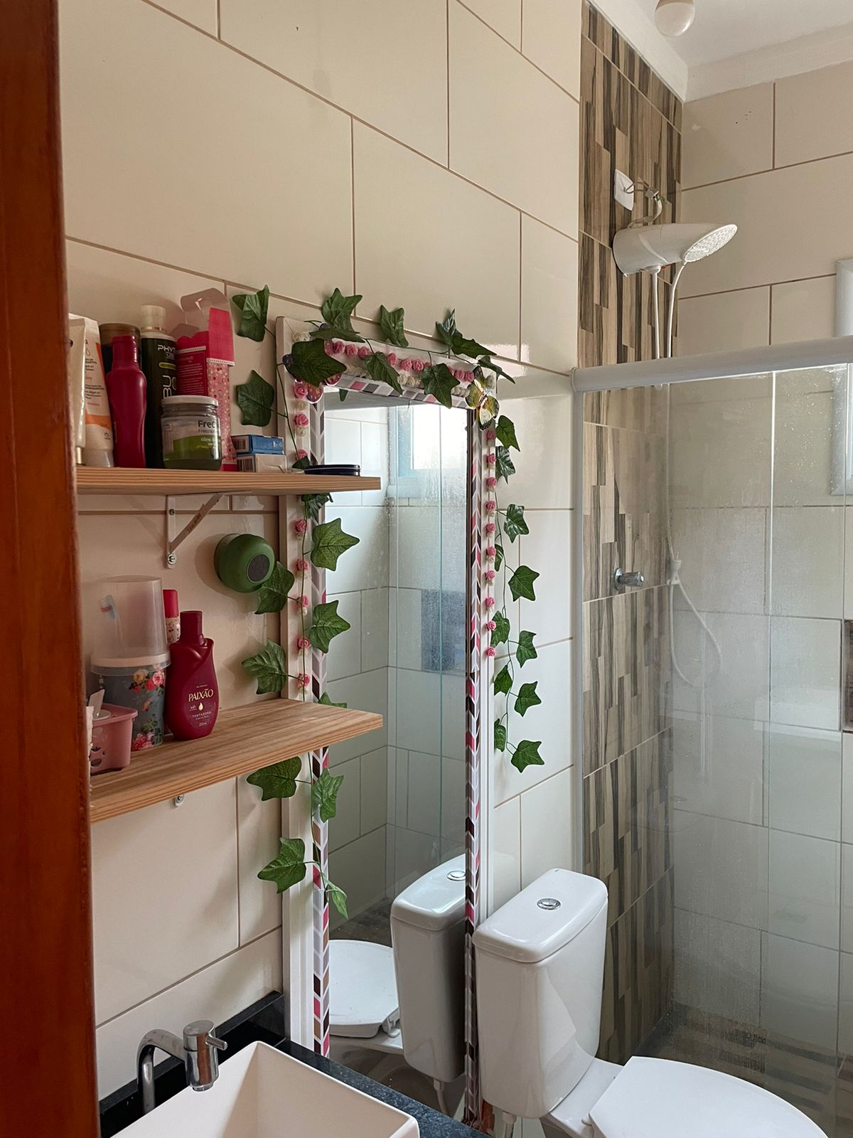 Casa á venda c/ 03 dormitórios, sendo 02 suítes - Bairro Vila dos Ipês, Boituva