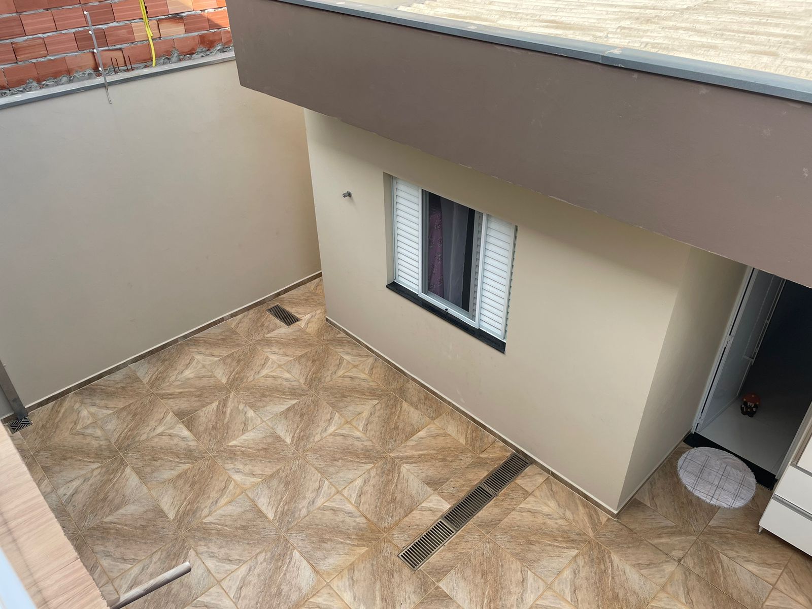 Casa á venda c/ 03 dormitórios, sendo 02 suítes - Bairro Vila dos Ipês, Boituva