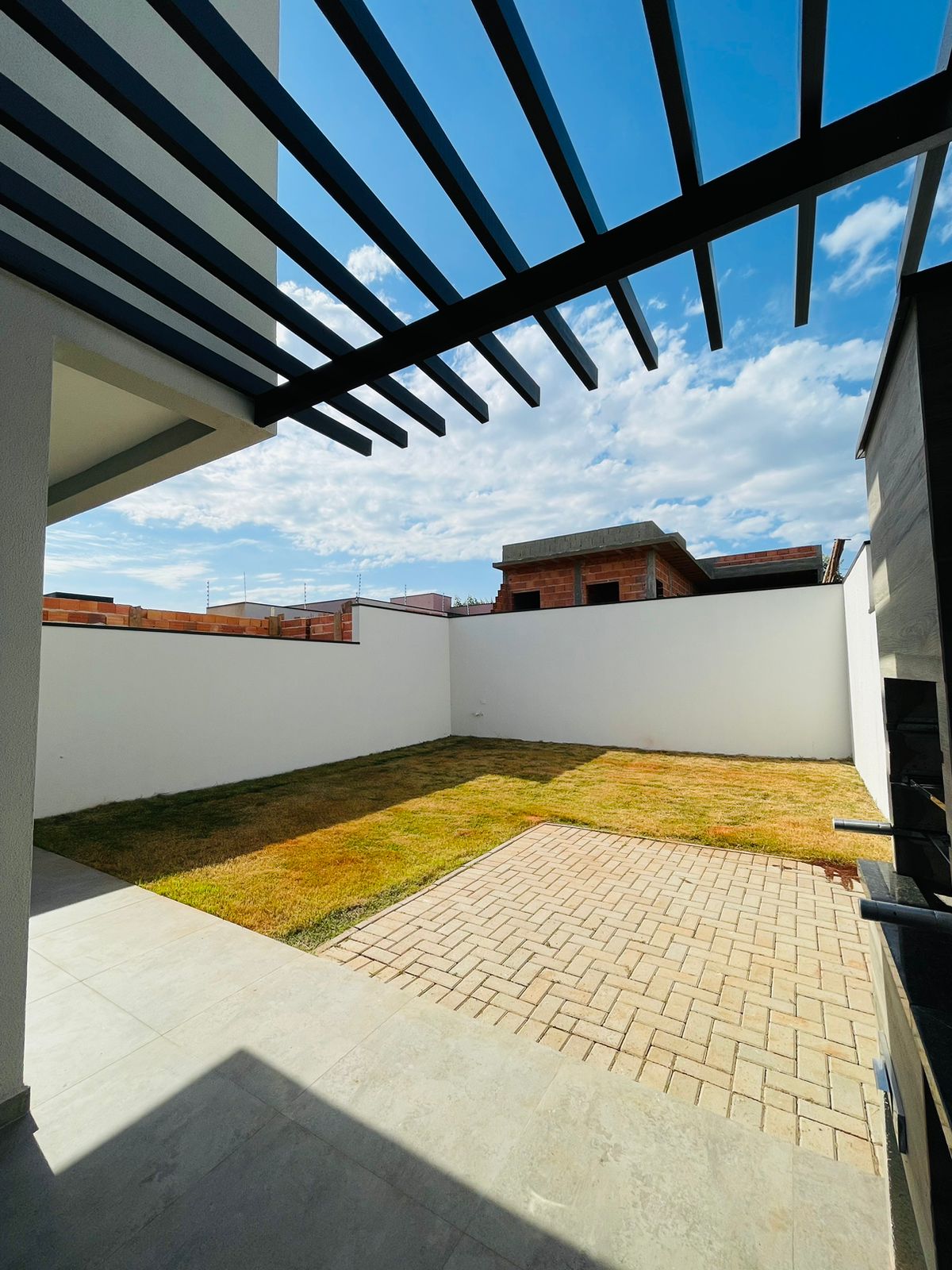 Sobrado á venda c/ 03 dormitórios, sendo 01 suíte - Portal Ville Jardins, Boituva
