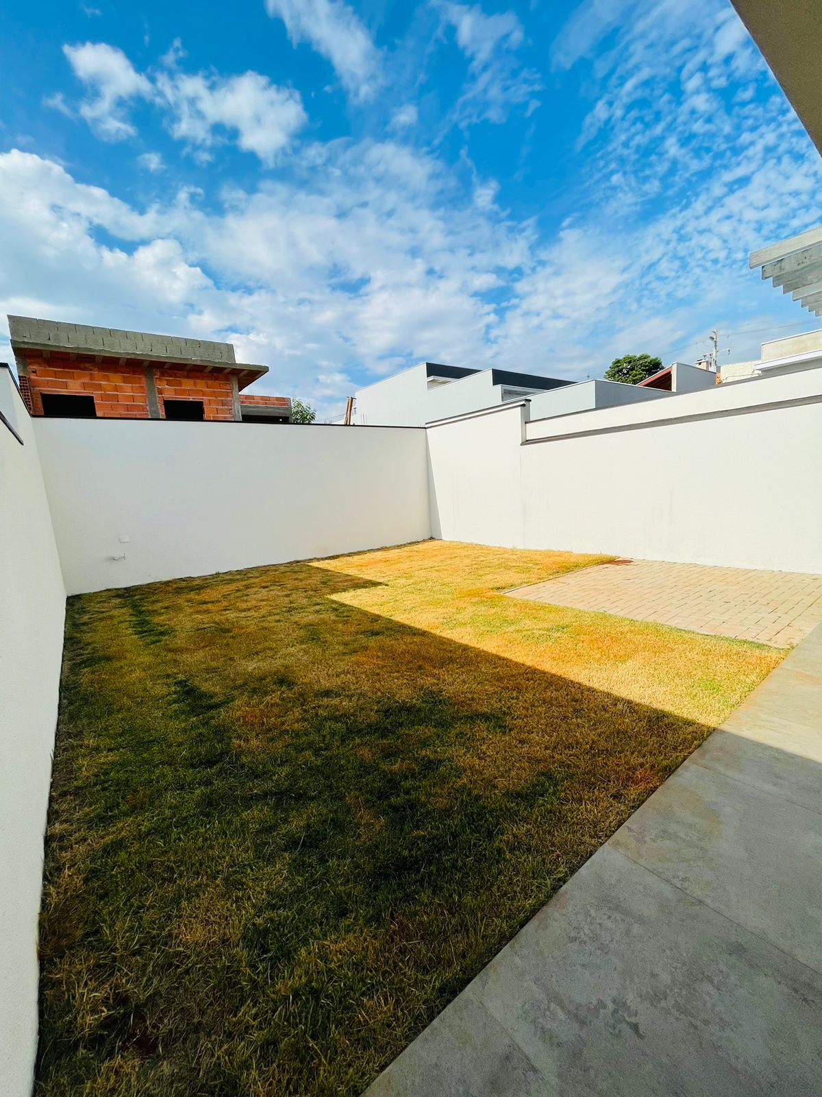 Sobrado á venda c/ 03 dormitórios, sendo 01 suíte - Portal Ville Jardins, Boituva
