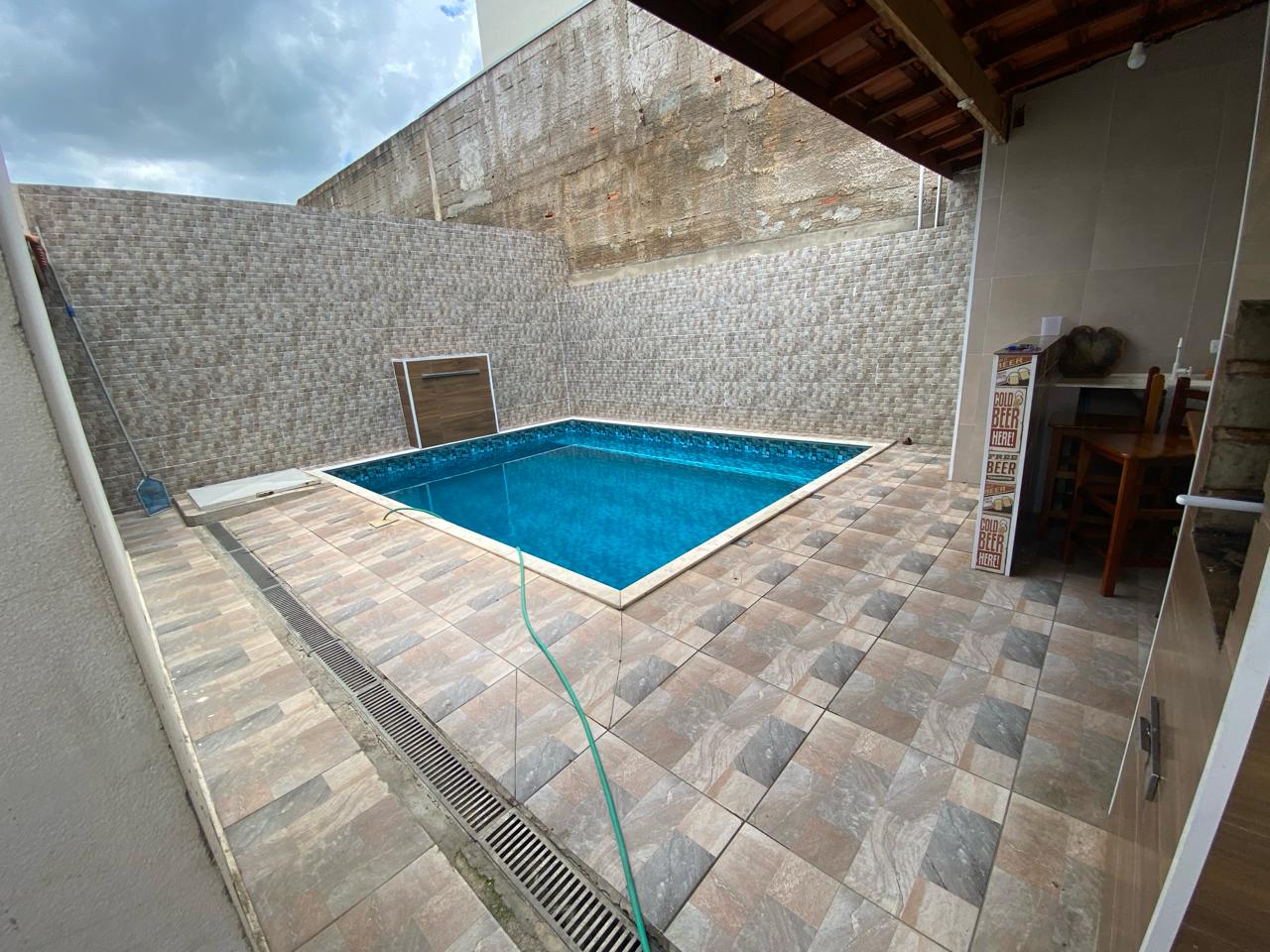 Casa á venda c/ 02 dormitórios e piscina, Bairro Àgua Branca - Boituva/SP