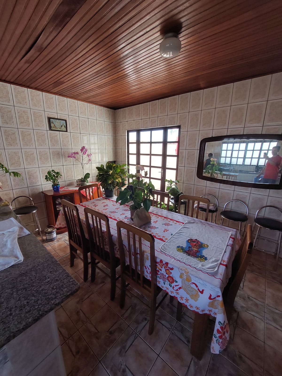 Imóvel à Venda em Boituva: Sobrado com Galpão Comercial
