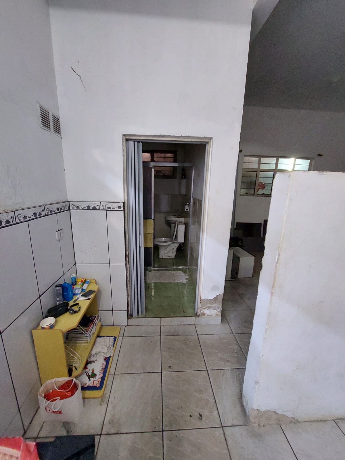 Imóvel à Venda em Boituva: Sobrado com Galpão Comercial