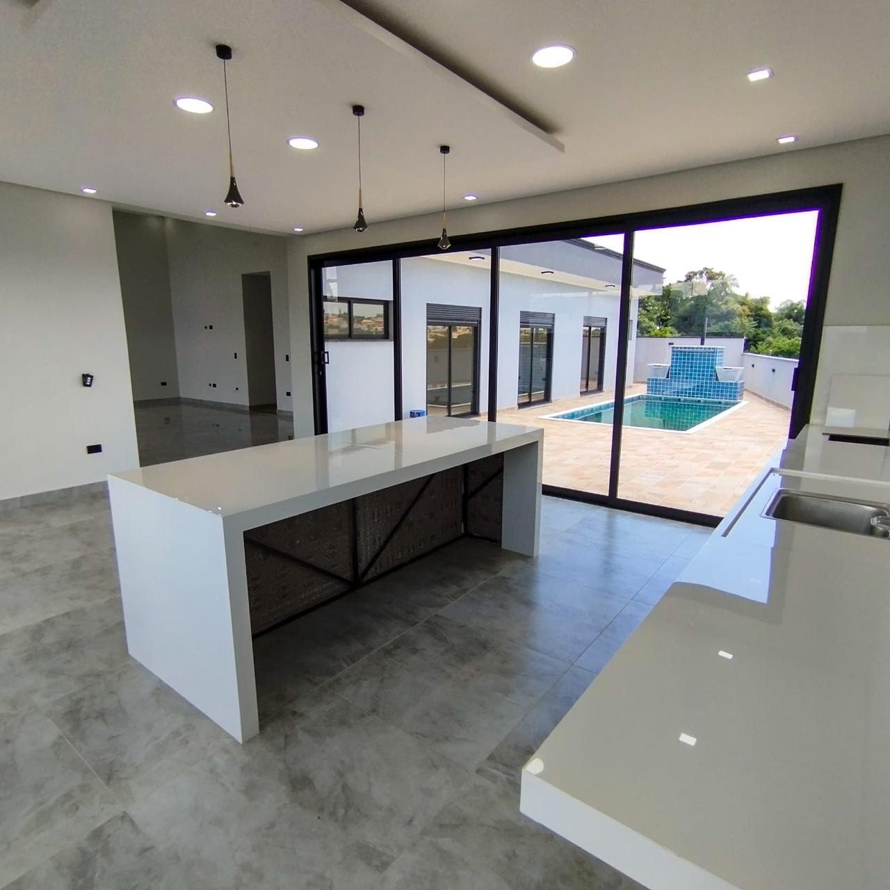 Casa à Venda no Condomínio Portal Ville Jardim Europa, Boituva 