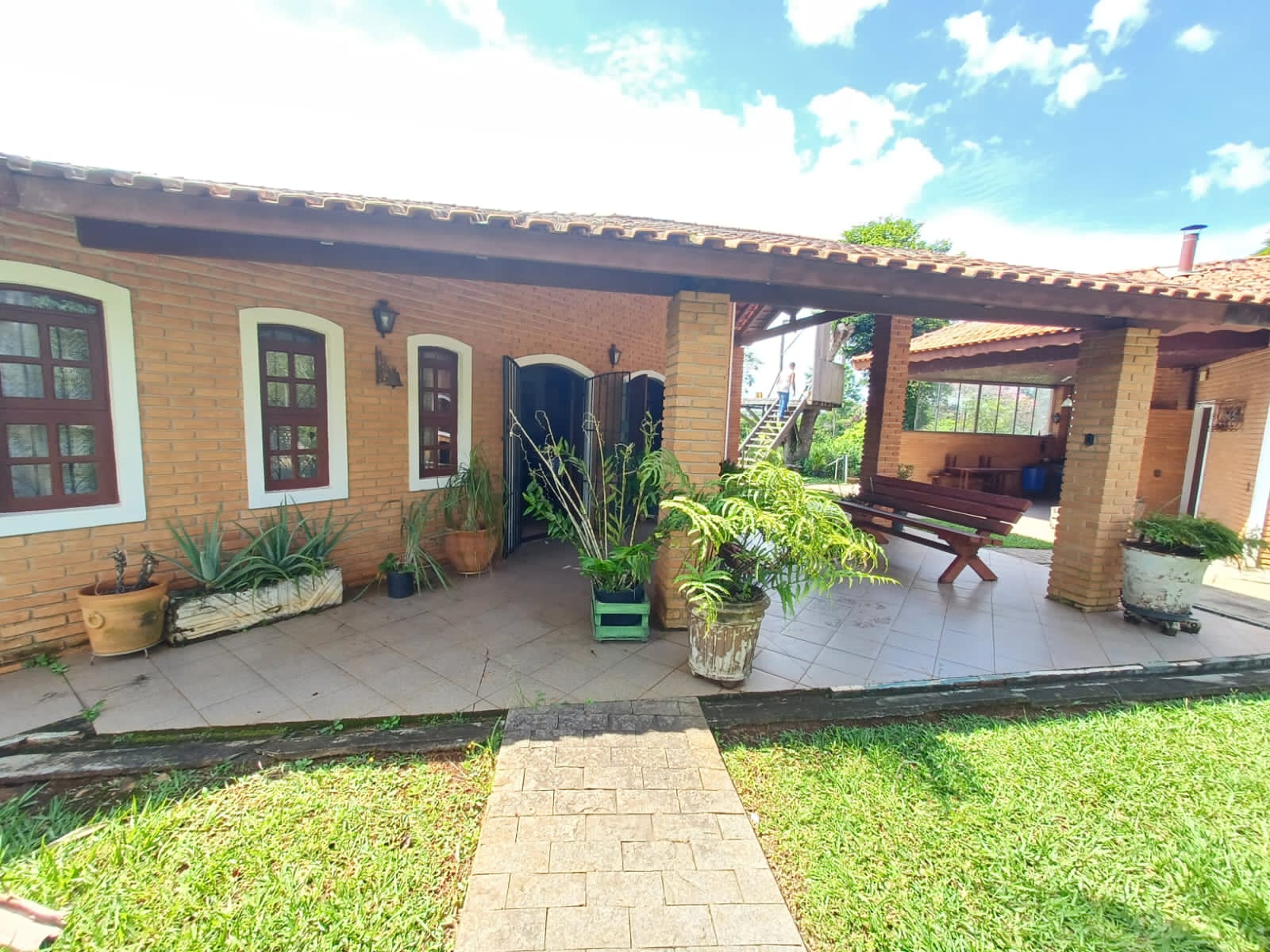 Chácara Espaçosa com 350m² de Construção e 5000m² de Terreno em Boituva