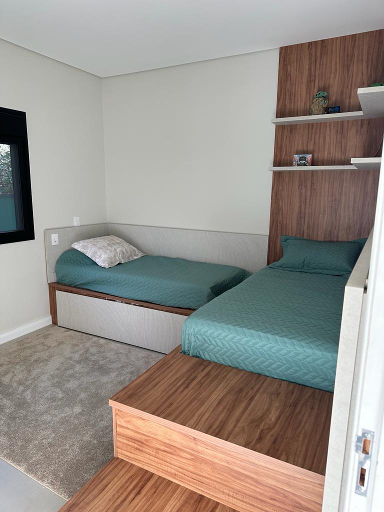 Casa Térrea Mobiliada com 4 Suítes e Piscina no Condomínio Portal dos Lagos, Boituva