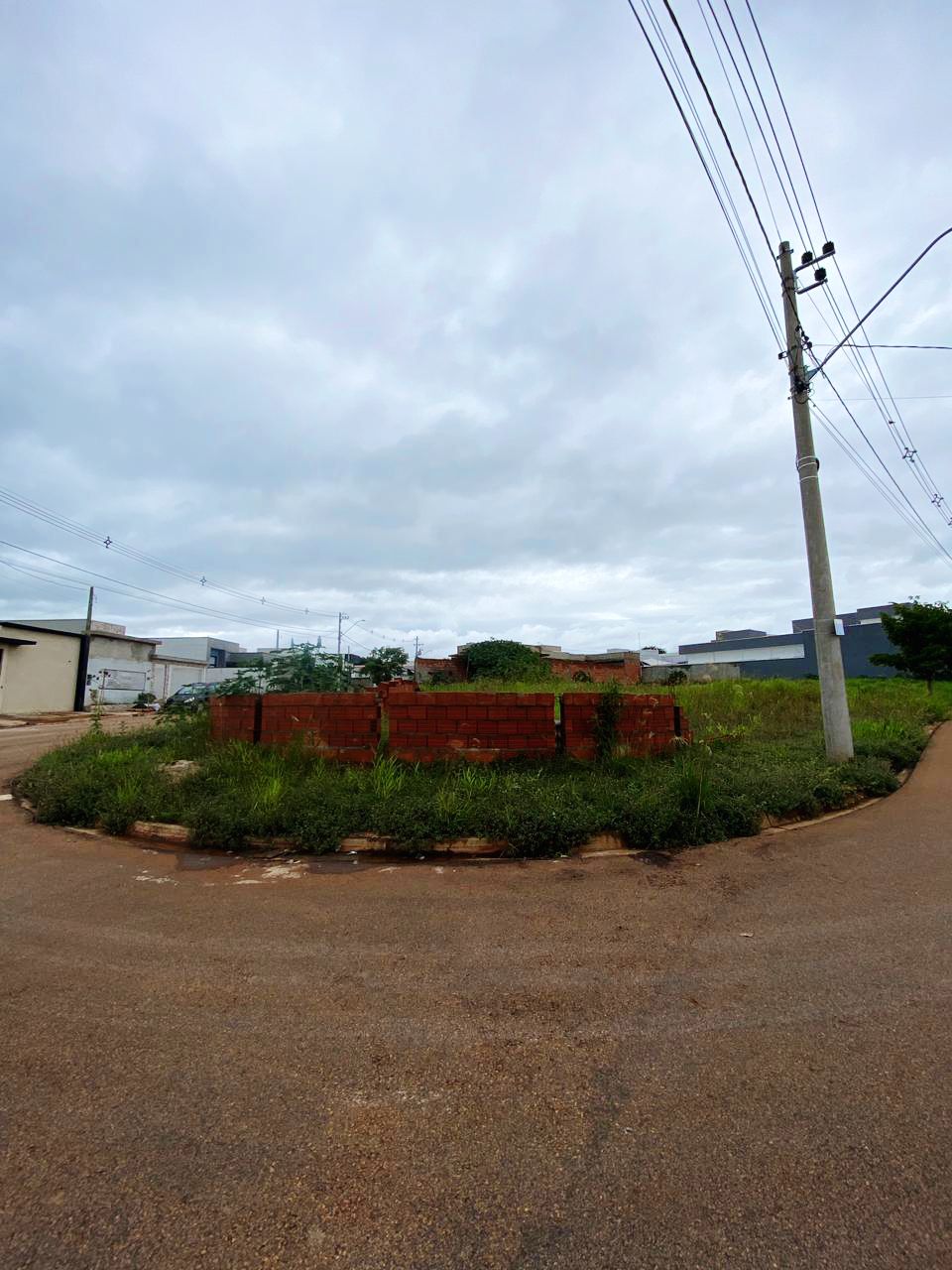 Terreno à Venda no Bairro Portal Ville Jardins, Boituva: Excelente Localização e Valorização! 