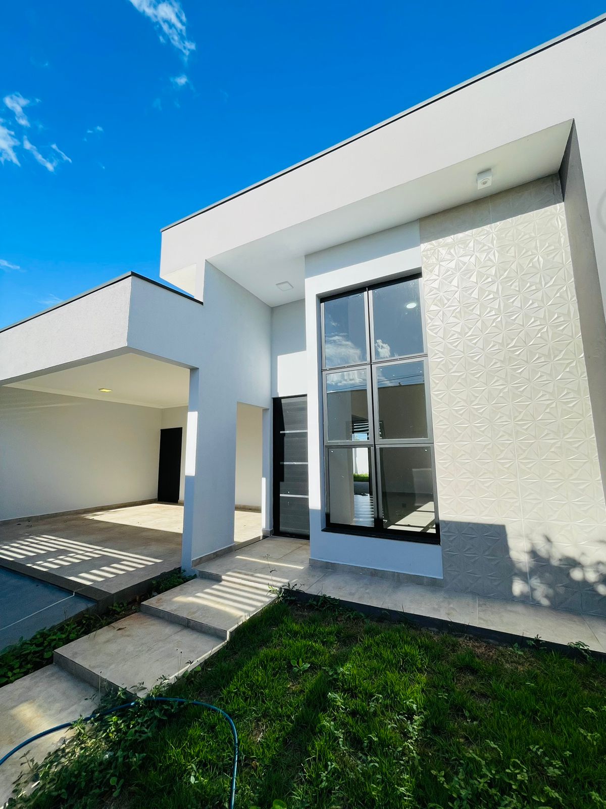 Casa com 3 quartos, sendo 01 suíte, 154 m², à venda por R$ 765.000