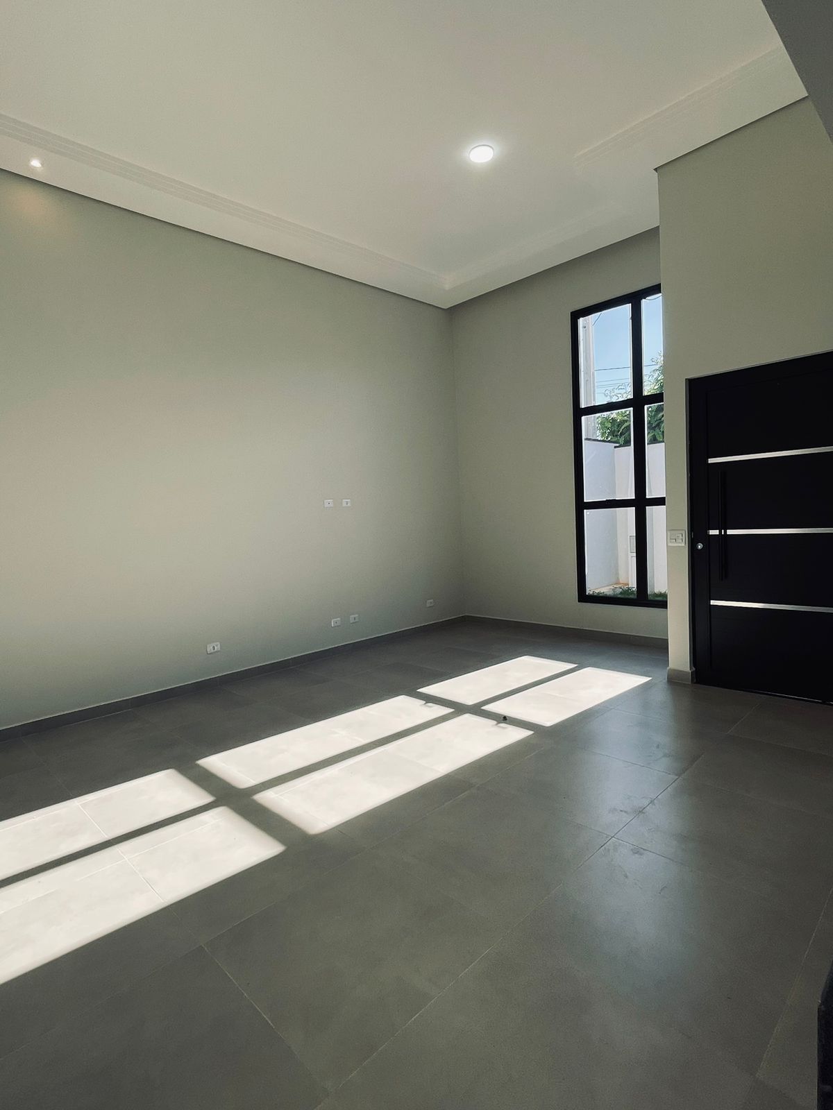Casa com 3 quartos, sendo 01 suíte, 154 m², à venda por R$ 765.000