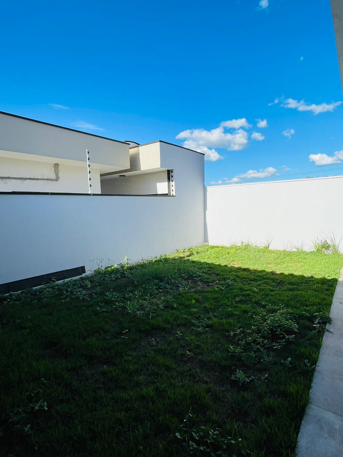 Casa com 3 quartos, sendo 01 suíte, 154 m², à venda por R$ 765.000
