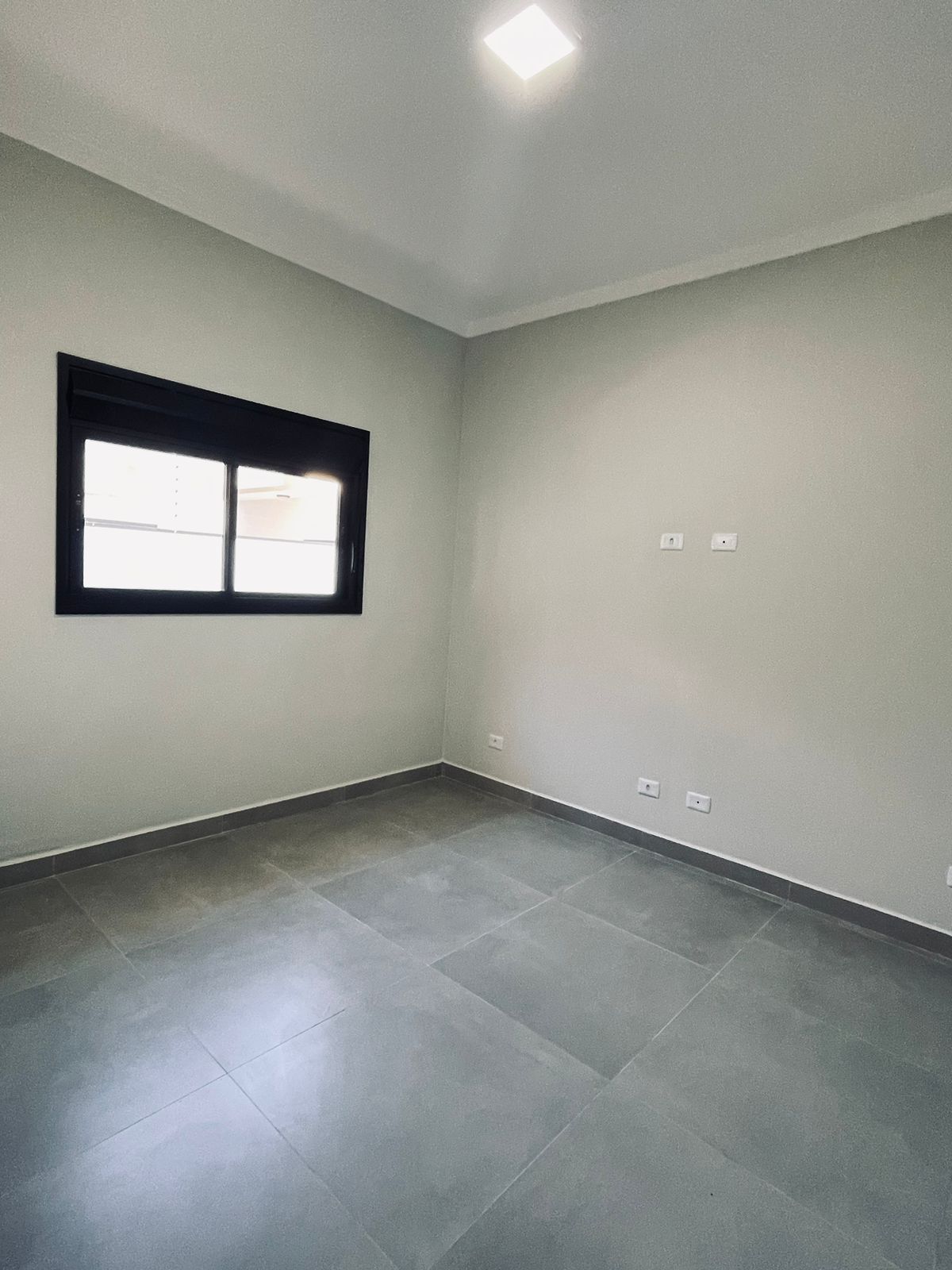 Casa com 3 quartos, sendo 01 suíte, 154 m², à venda por R$ 765.000