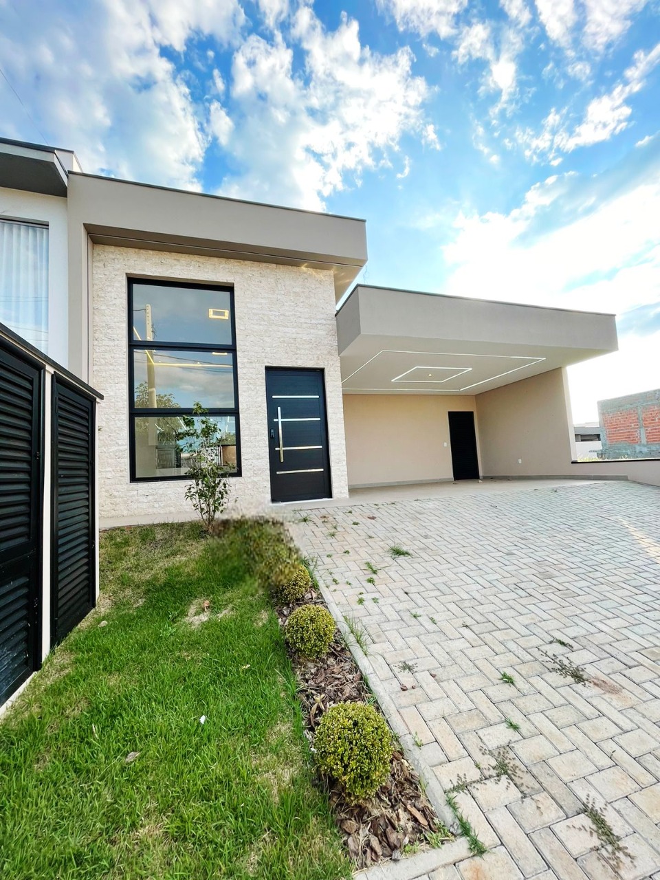 Casa Espetacular à Venda no Condomínio Portal Ville Jardim Europa, em Boituva