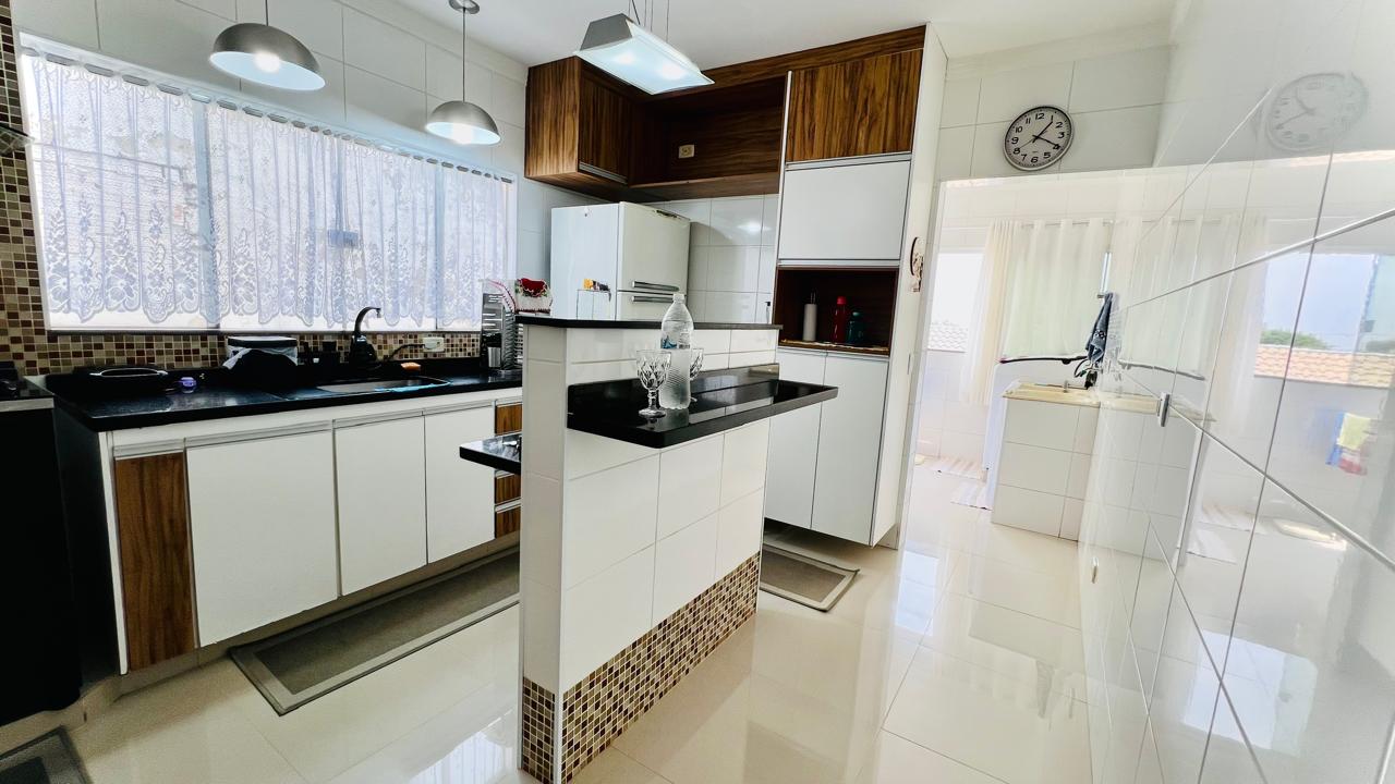 Casa com 3 dormitórios à venda, 300m² por R$ 730.000 - Jardim Esplanada - Boituva/SP