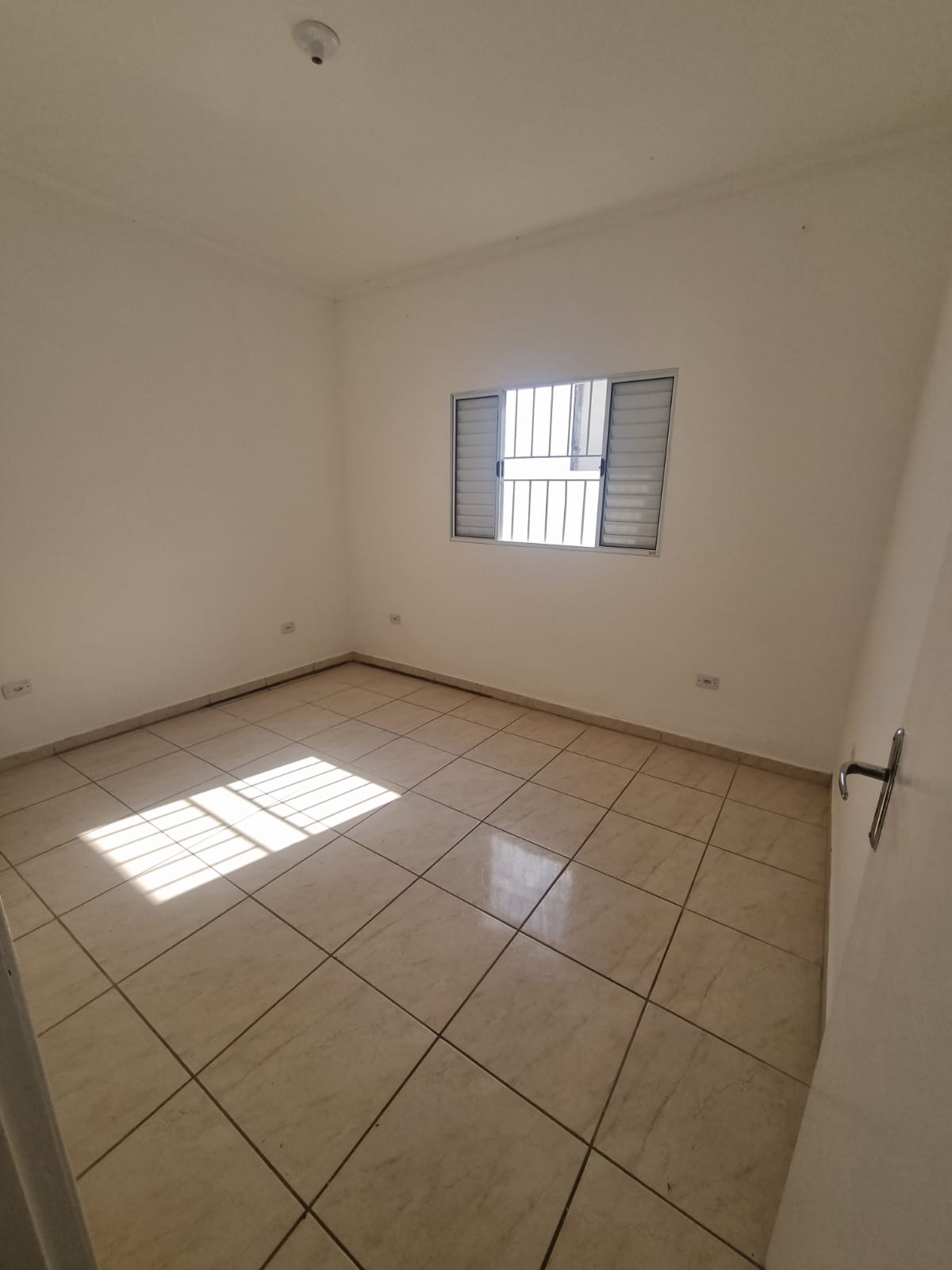Casa a venda c/ 03 dormitórios, sendo 01 suíte - Bairro Água Branca