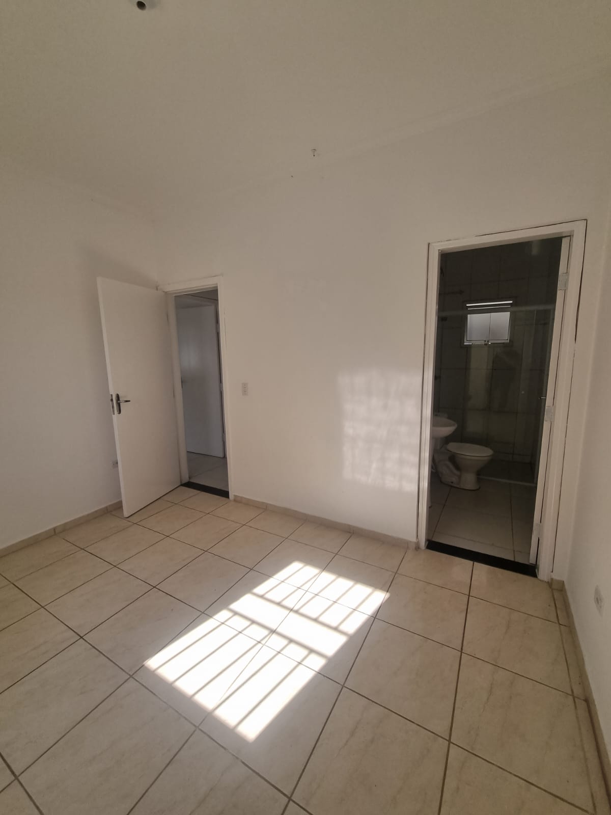 Casa a venda c/ 03 dormitórios, sendo 01 suíte - Bairro Água Branca