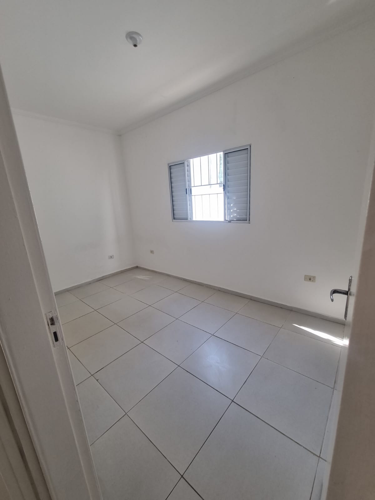 Casa a venda c/ 03 dormitórios, sendo 01 suíte - Bairro Água Branca