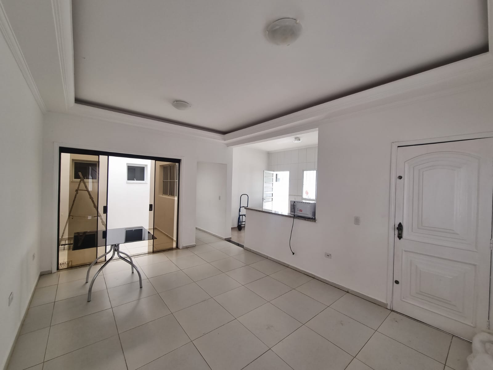 Casa a venda c/ 03 dormitórios, sendo 01 suíte - Bairro Água Branca
