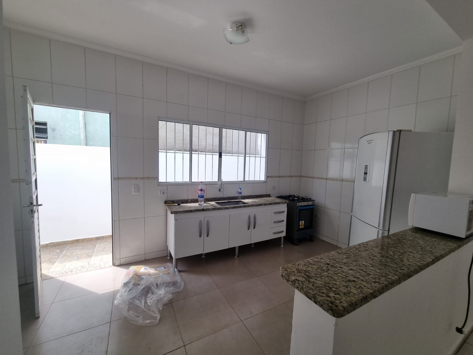 Casa a venda c/ 03 dormitórios, sendo 01 suíte - Bairro Água Branca