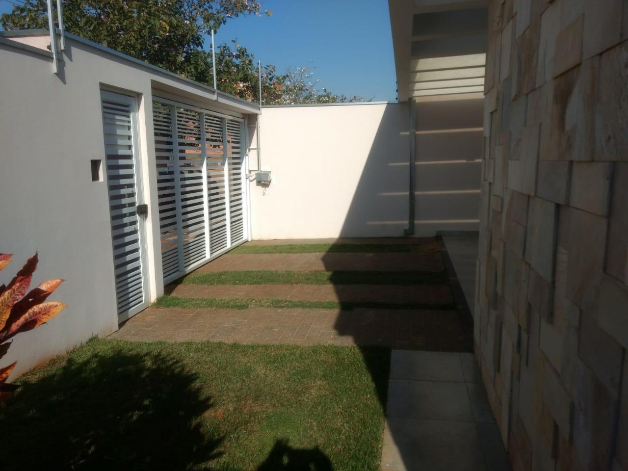 Casa Nova no Portal Ville Azaléia: Seu Novo Lar Aguarda Por Você!