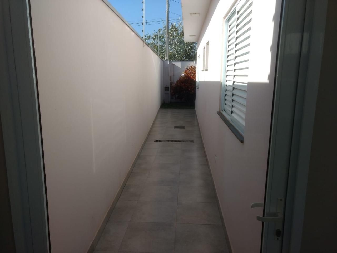 Casa Nova no Portal Ville Azaléia: Seu Novo Lar Aguarda Por Você!
