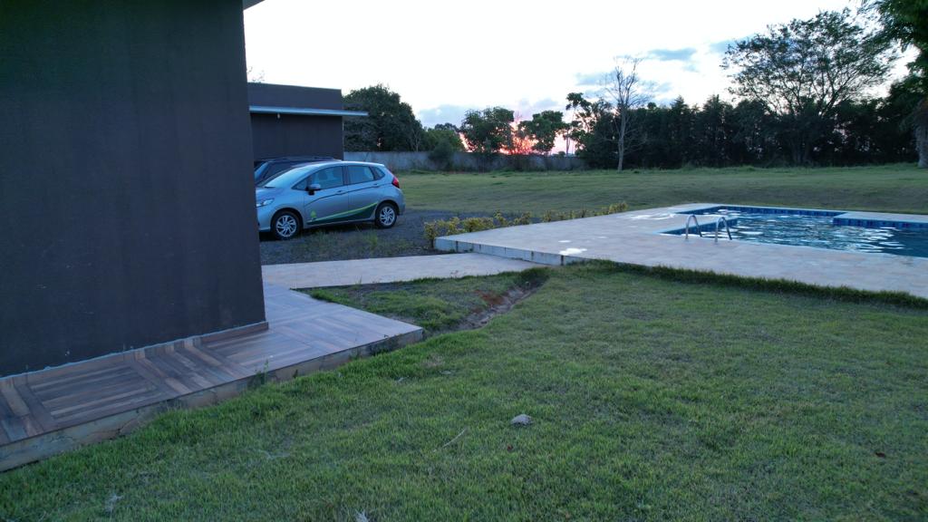 Chácara a Venda com 160m², 03 dormitórios, sendo 02 suítes - Bairro Boituville, Boituva/SP
