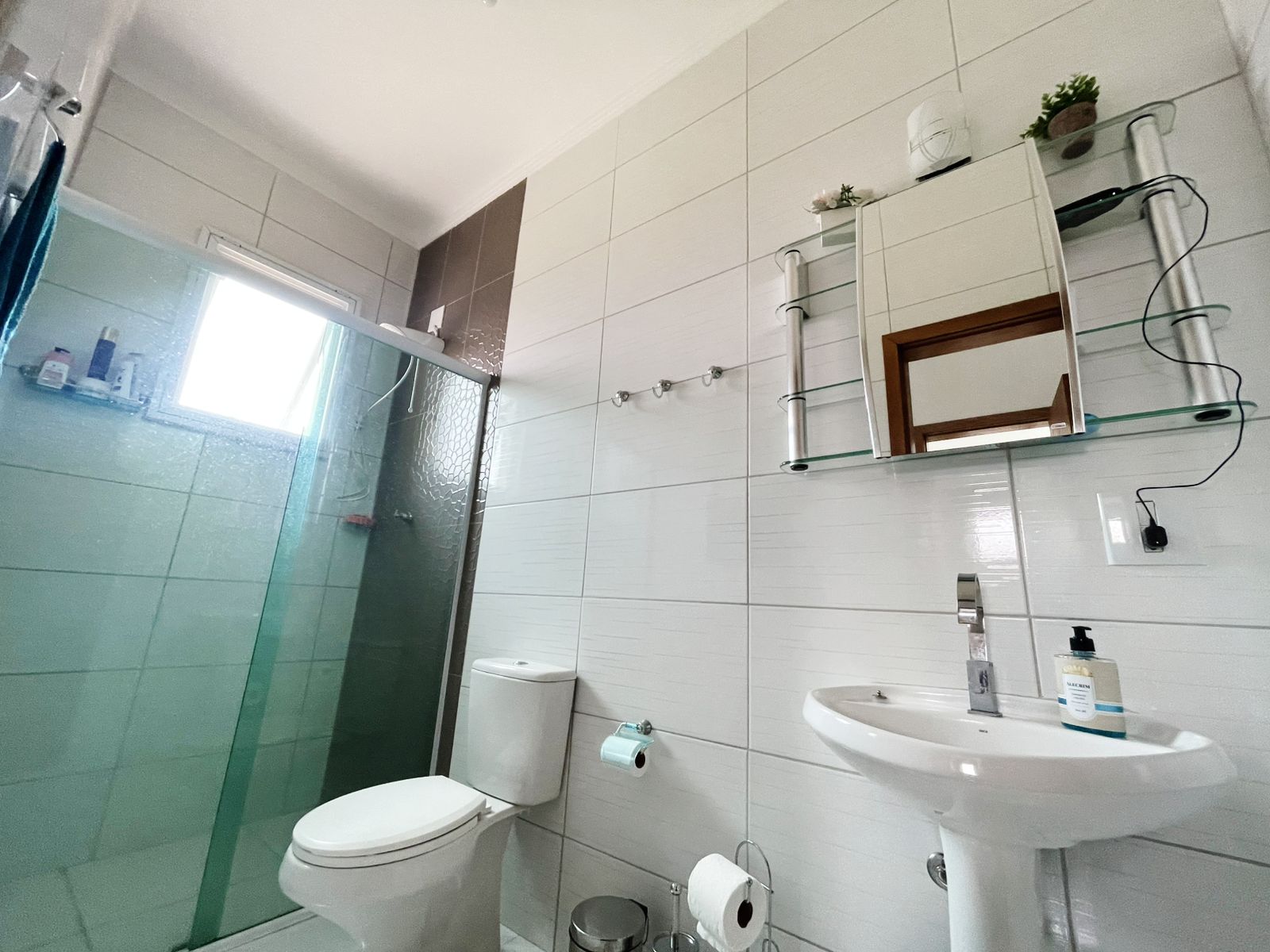 Chácara a Venda com 160m², 03 dormitórios, sendo 02 suítes - Bairro Boituville, Boituva/SP