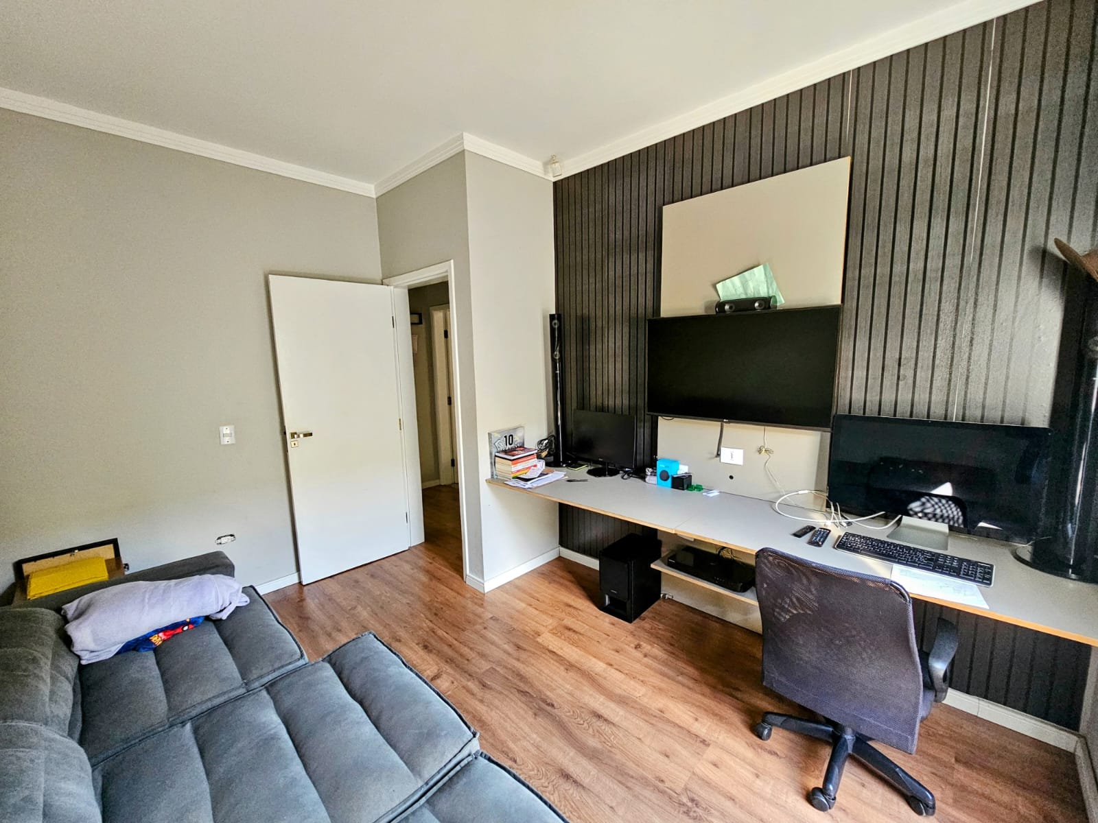 Casa à Venda  com 3 Quartos, sendo 02 Suítes no Bairro Portal Ville Primavera, em Boituva