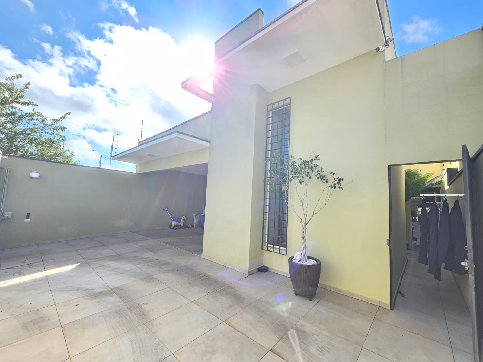 Casa à Venda  com 3 Quartos, sendo 02 Suítes no Bairro Portal Ville Primavera, em Boituva