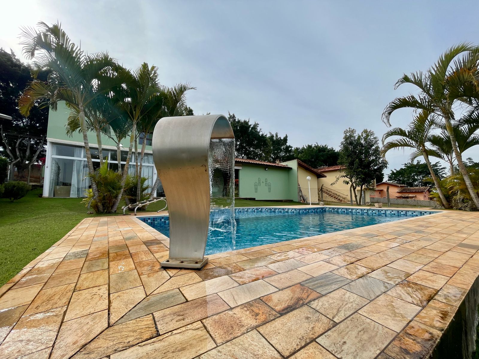 Chácara com 3 dormitórios à venda, 240m² por R$ 960.000 - Condomínio Nova Rheata - Boituva/SP