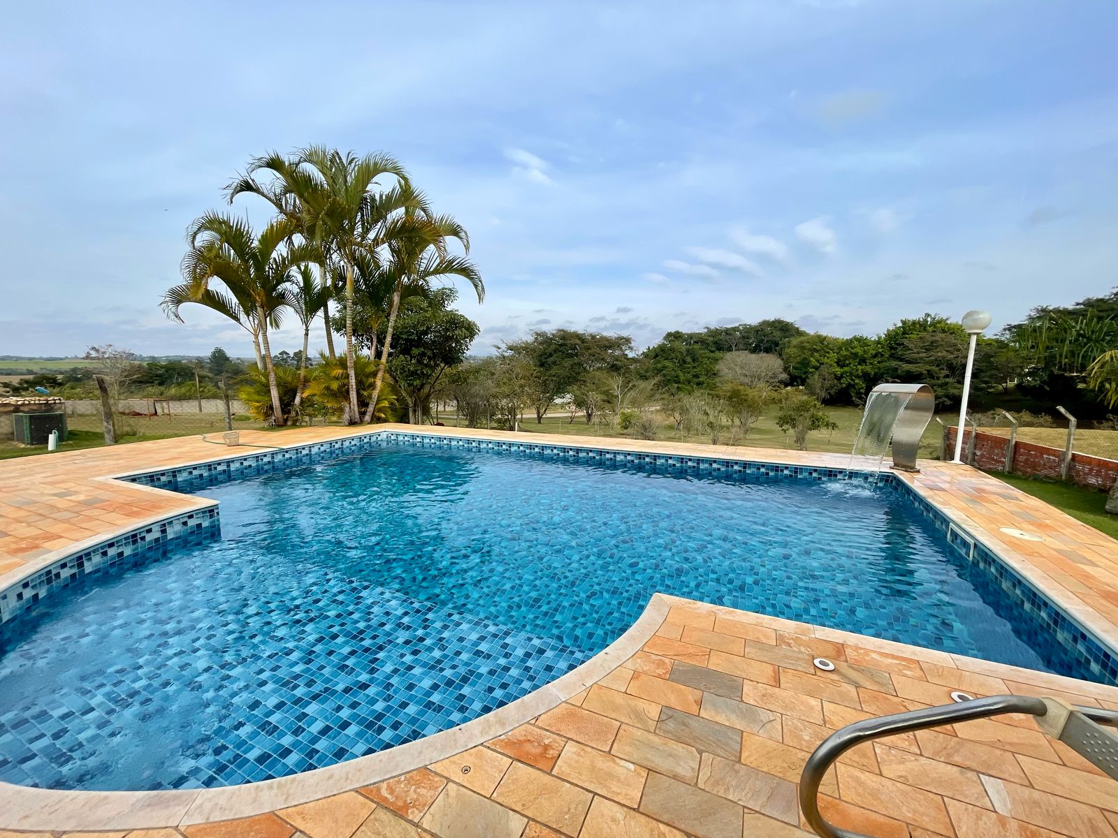 Chácara com 3 dormitórios à venda, 240m² por R$ 960.000 - Condomínio Nova Rheata - Boituva/SP