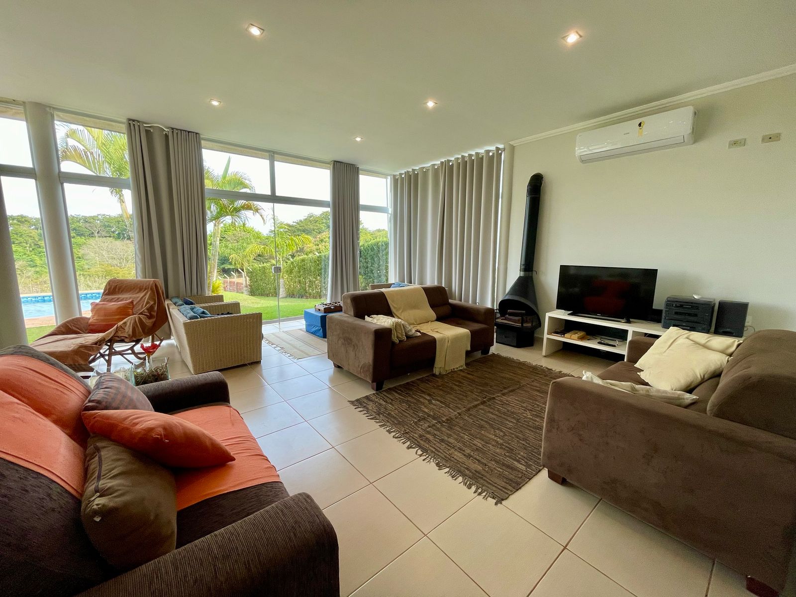Chácara com 3 dormitórios à venda, 240m² por R$ 960.000 - Condomínio Nova Rheata - Boituva/SP